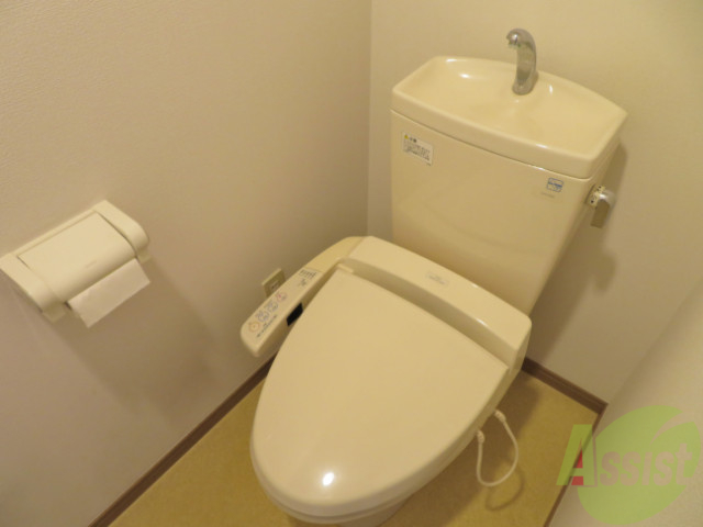 トイレ　こちらはトイレです。清潔感があり、安心して使用できます。