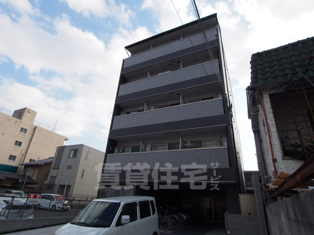 フラッティ西大路花屋町の建物外観