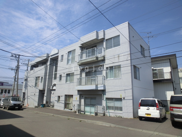 札幌市西区西野六条のマンションの建物外観