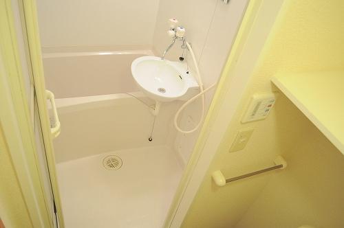 バス・シャワールーム　お風呂とトイレはセパレイト