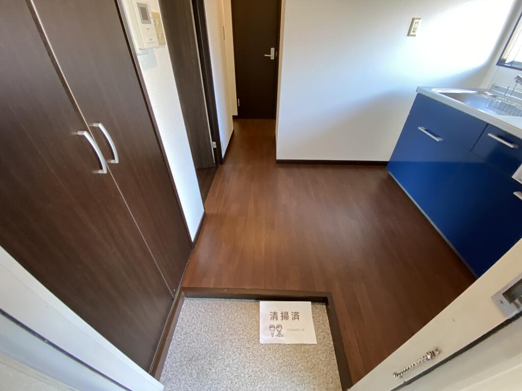 塔の町ハイツの玄関写真