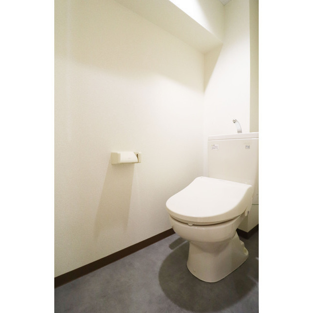 トイレ　温水洗浄便座