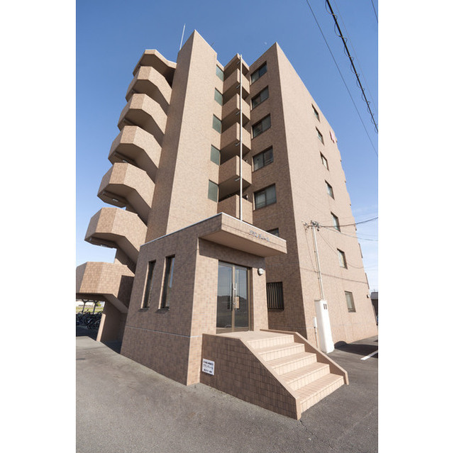 建物外観　鉄筋コンクリートマンション