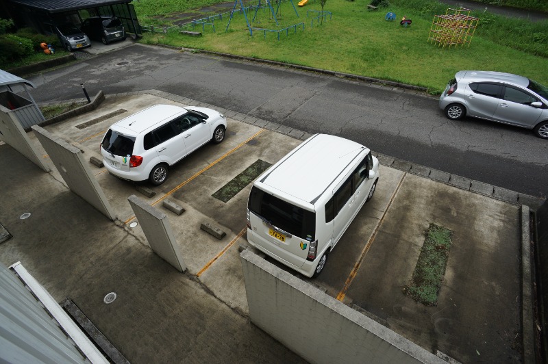 【エイレネの駐車場】