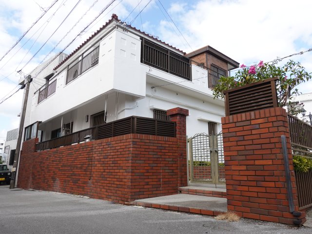 屋良氏貸室の建物外観