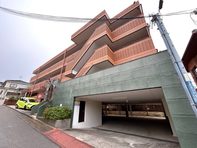 吹田市千里山西のマンションの建物外観