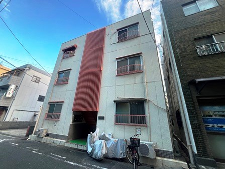 シャトー杭瀬の建物外観