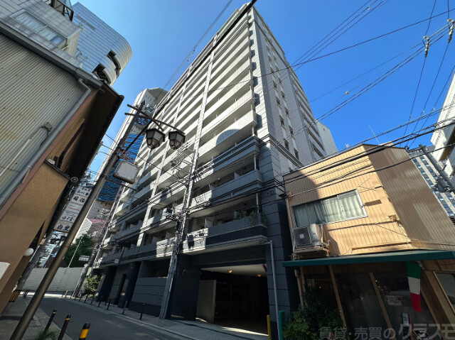 【エスリード御堂筋梅田の建物外観】