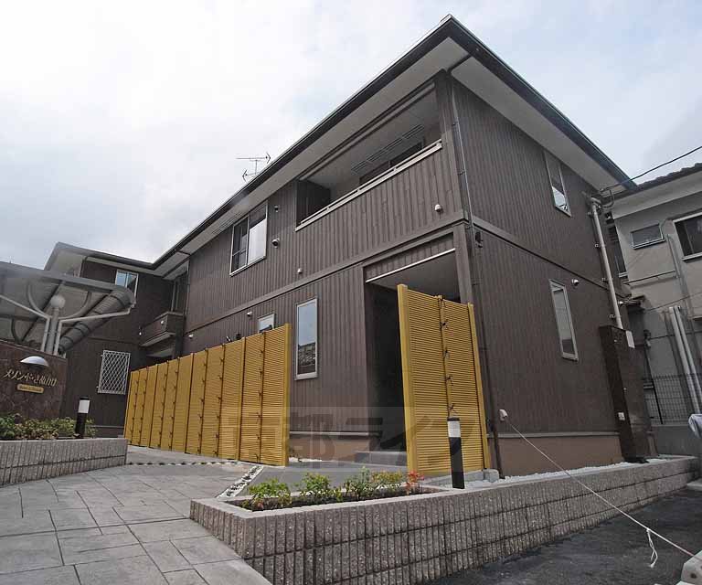 京都市北区平野東柳町のアパートの建物外観