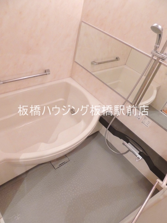 バス・シャワールーム　ゆったりバスルーム