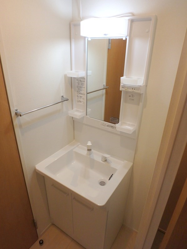 洗面設備　独立洗面台が設置されています