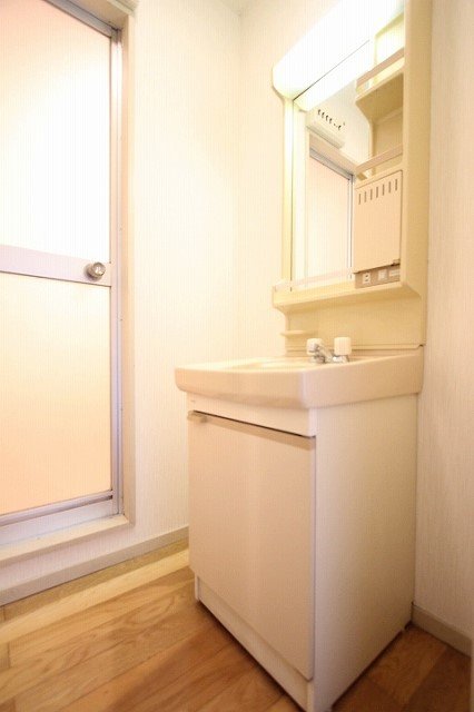 洗面設備　同物件別号室の写真