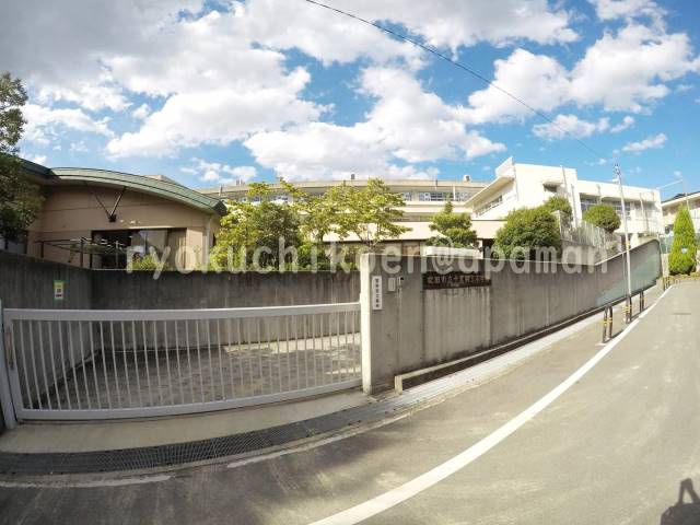 小学校　吹田市立千里第三小学校（小学校）まで605m