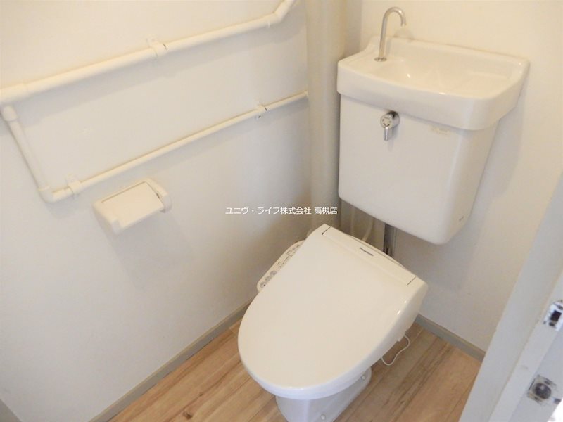 トイレ　※温水洗浄便座は＋1，000円のオプションです。