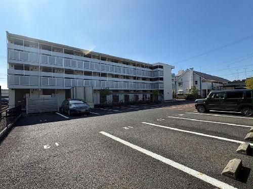 収納　ベッド下は収納スペースになってます。