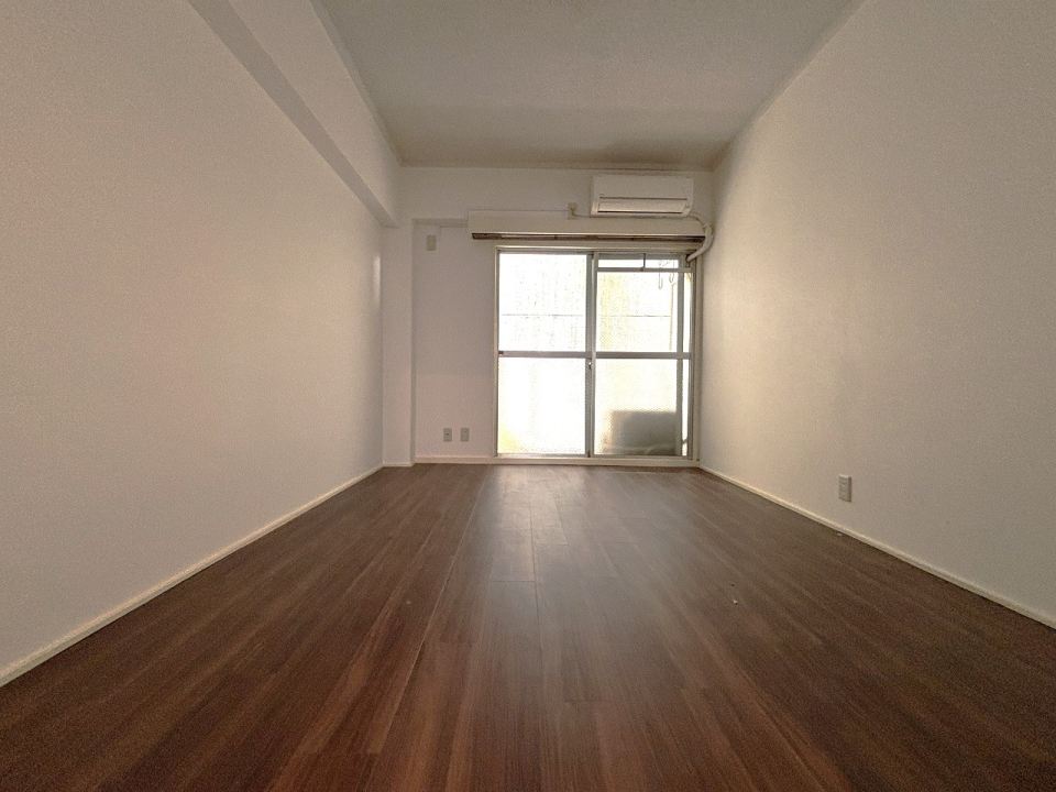 居室・リビング　エアコン設備が付いています☆