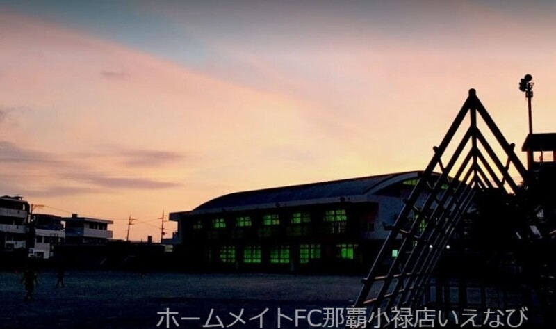 中学校　浦添市立仲西中学校（中学校）まで855m
