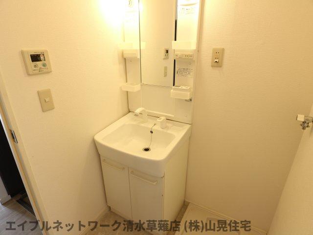 洗面設備　コンパクトで使いやすい洗面所