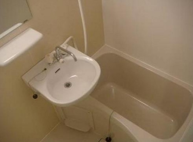 バス・シャワールーム　バス・トイレ別　浴室乾燥機