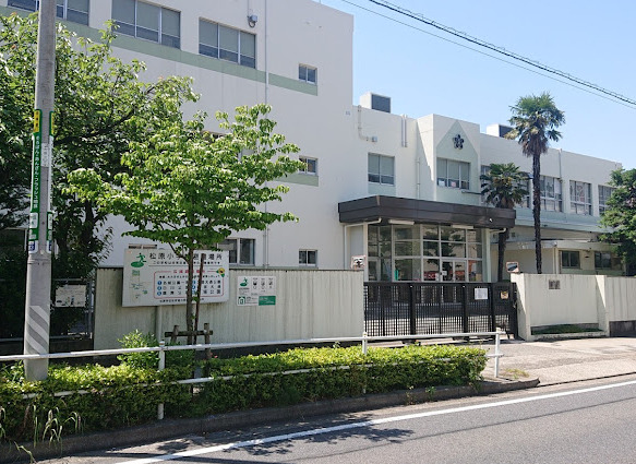 小学校　名古屋市立松原小学校（小学校）まで494m