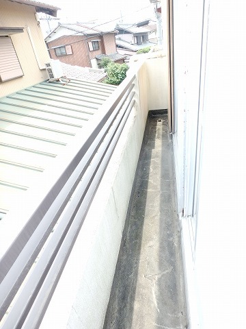 バルコニー　東向きで朝日が差し込みます