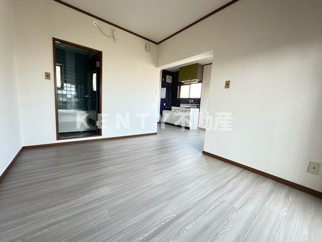 居室・リビング　ゆったり過ごせる居間です