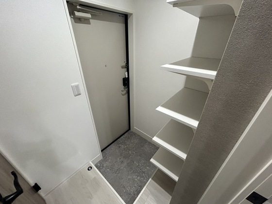 玄関　※別部屋の写真です