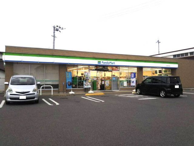 コンビニ　ファミリーマート 新居浜垣生店（コンビニ）まで1081m