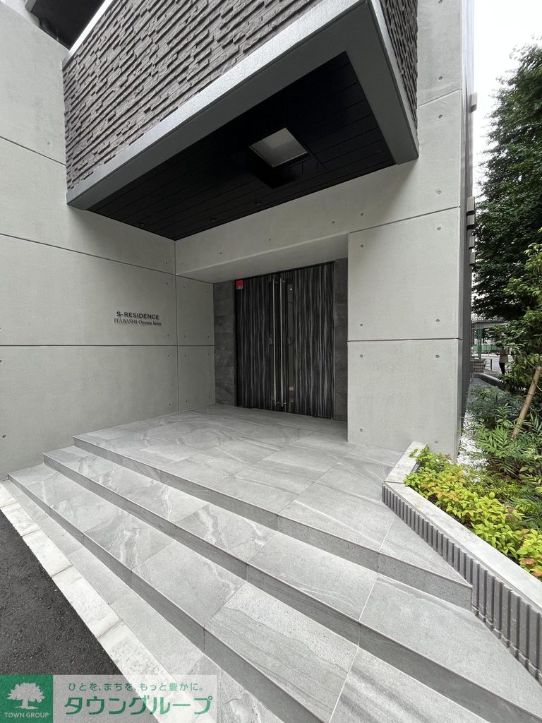 エントランス　庭