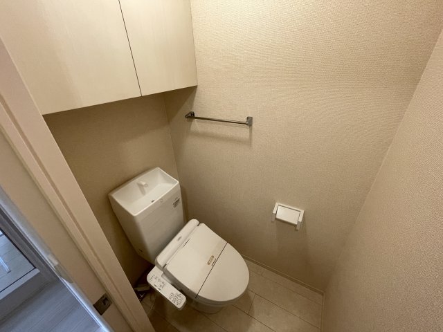 トイレ　シャワー付暖房便座