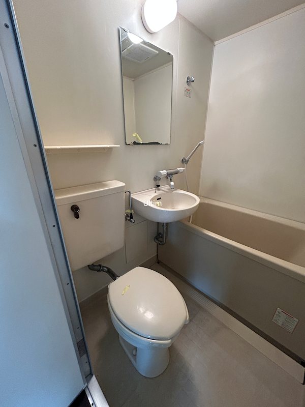 トイレ　別室の画像です、ご参考までに