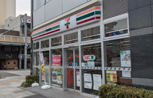 コンビニ　セブンイレブン岐阜柳ケ瀬店（コンビニ）まで427m