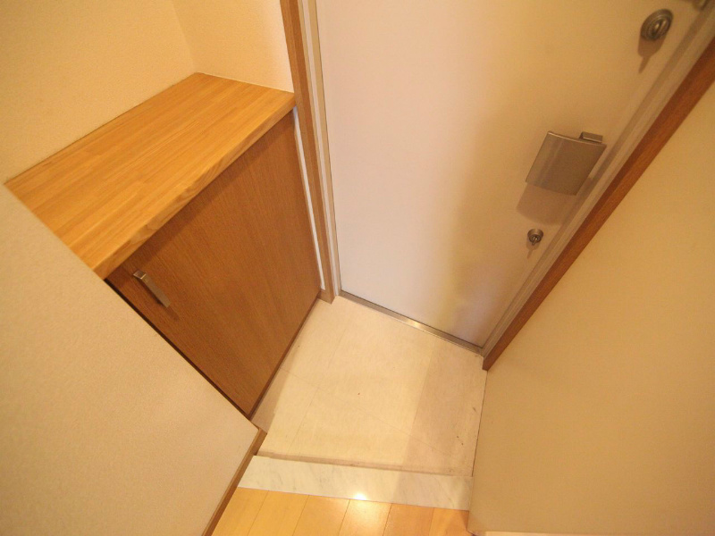 玄関　玄関　シューズボックス付