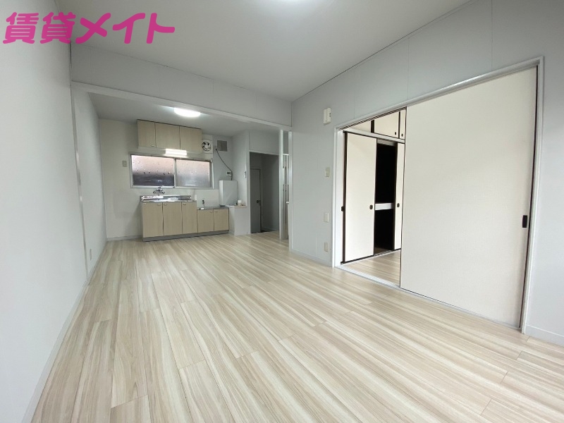 居室・リビング　同型参考写真