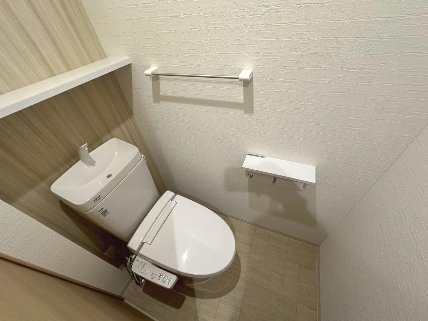 トイレ　温水洗浄便座付きです(参考写真)