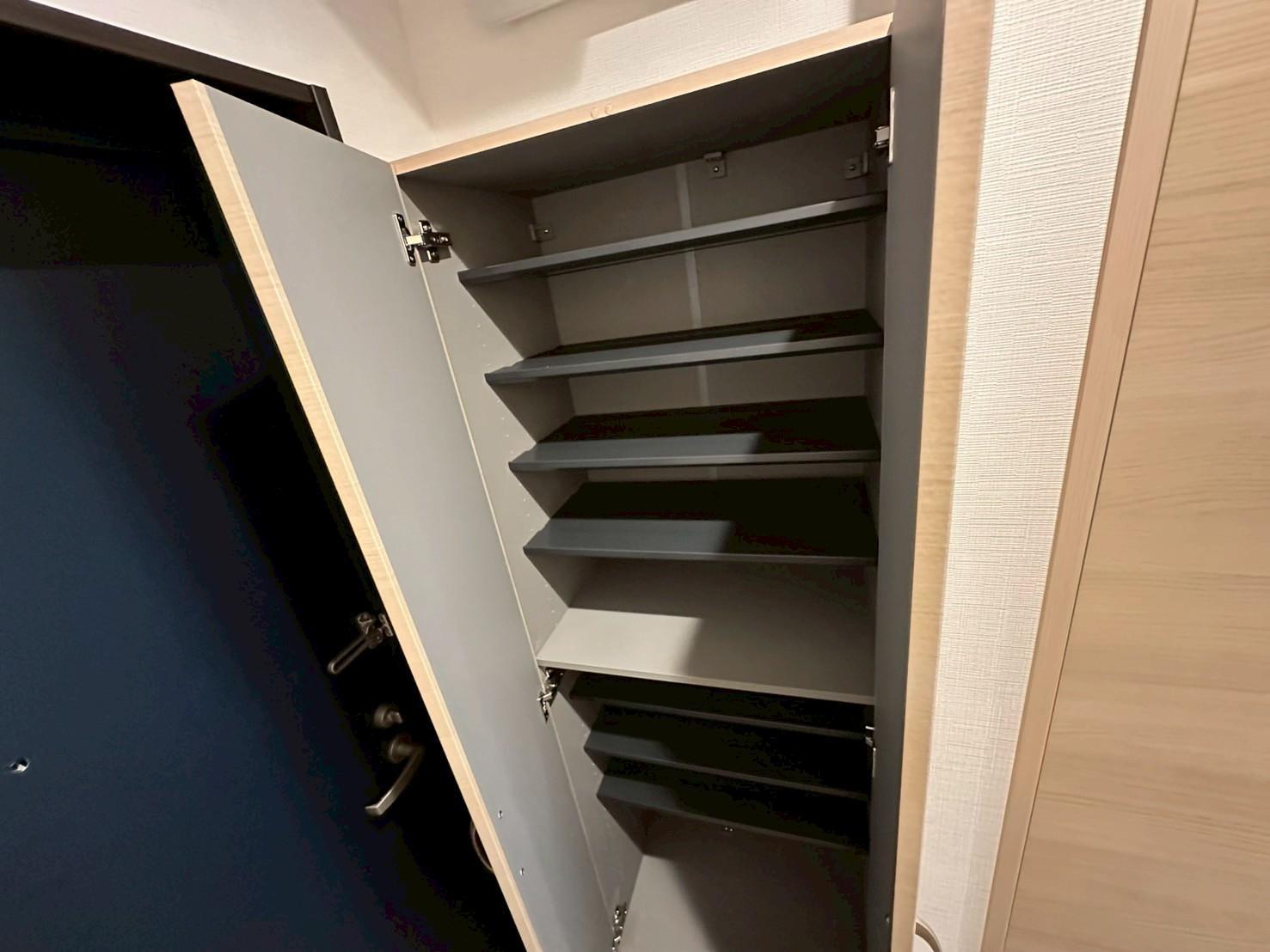 玄関　シューズボックス付きの玄関です(参考写真)