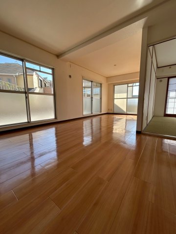 居室・リビング　ゆったり過ごせる居間です