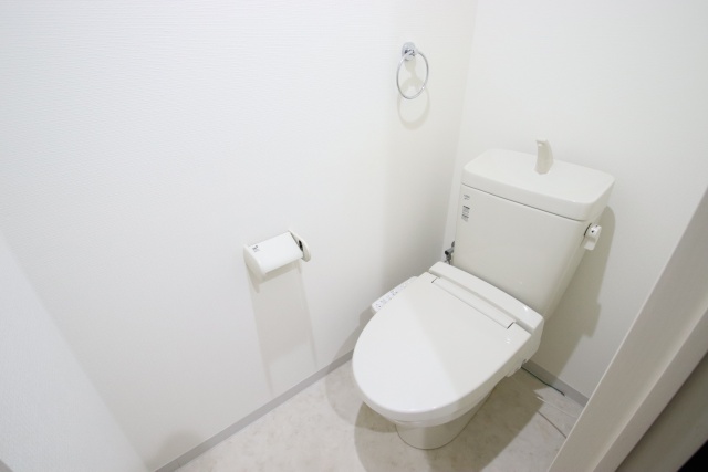 トイレ　※別室の参考写真の為、現況優先です。