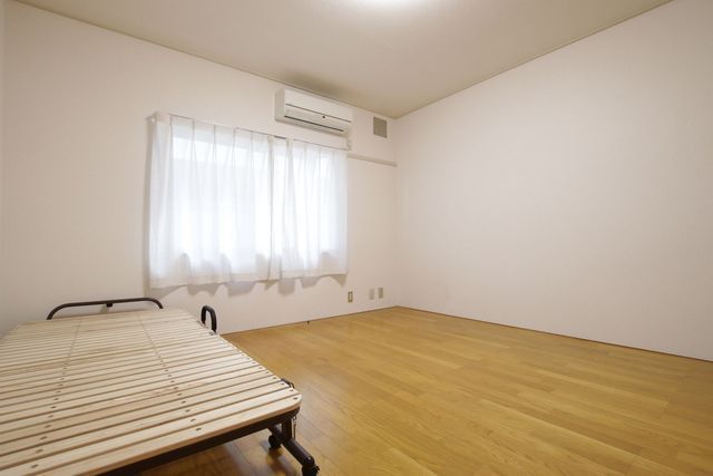 居室・リビング　この部屋は同じ間取りの１０１号室の写真で