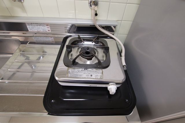 キッチン　この部屋は同じ間取りの１０１号室の写真で