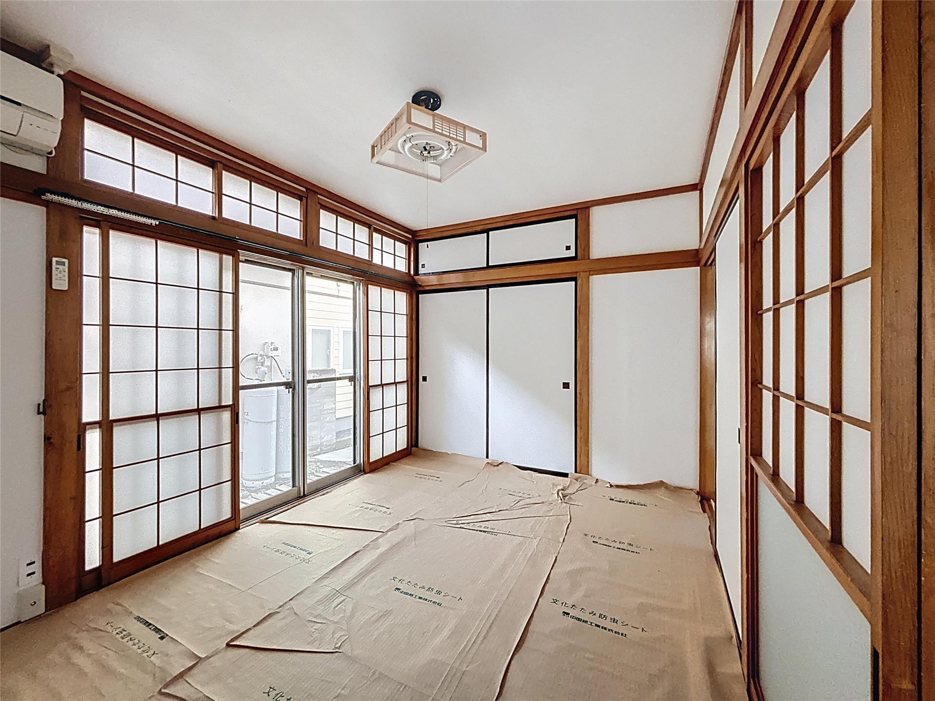 その他部屋・スペース　養生シートの下は畳です