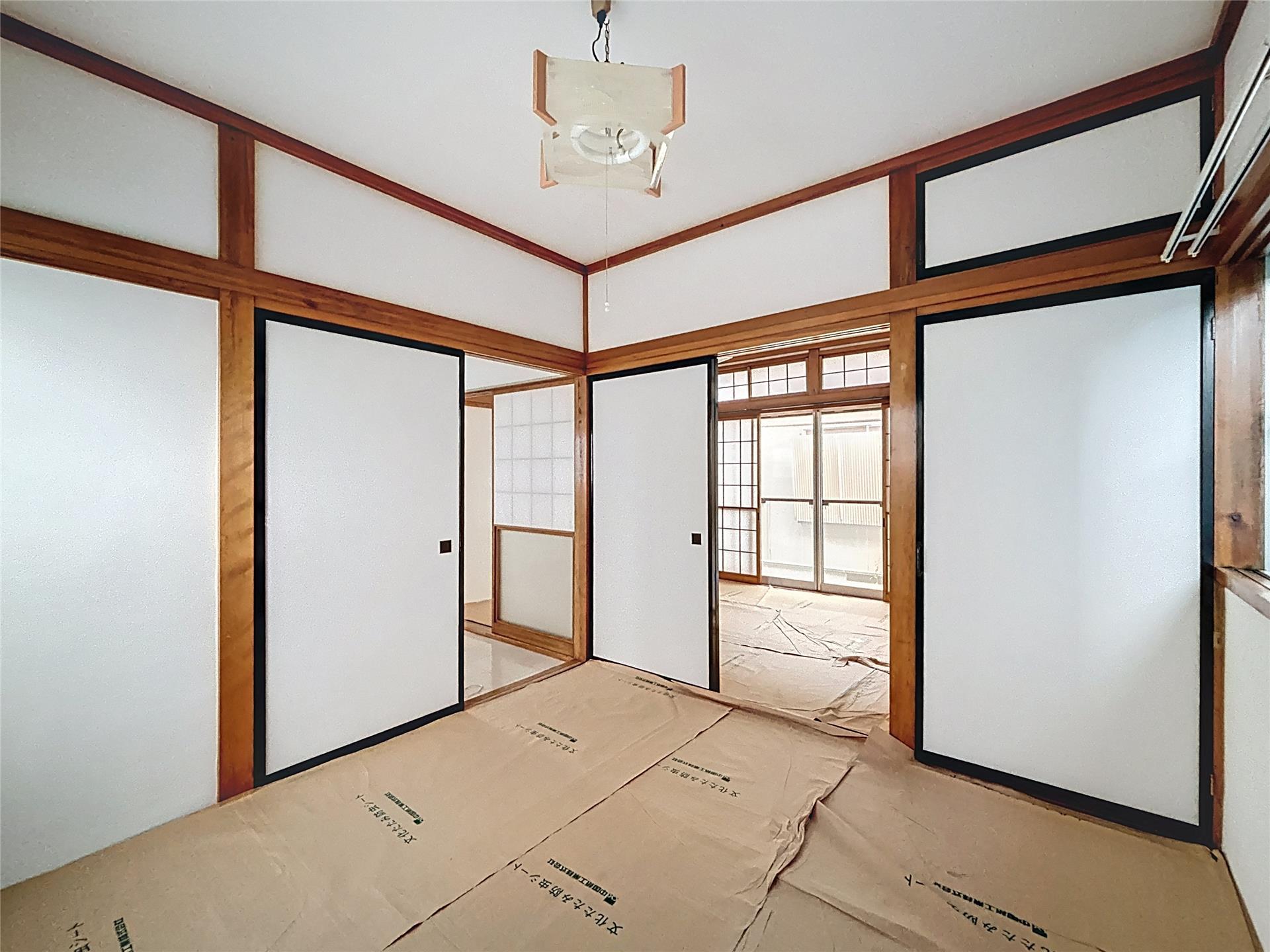 その他設備　養生シートの下は畳です