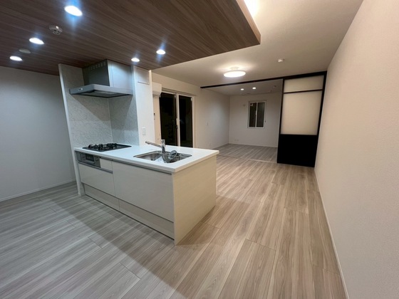 キッチン　※掲載写真は同マンション別部屋参考写真となります。