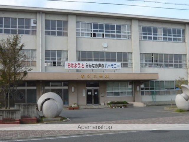 小学校　春江小学校（小学校）まで750m