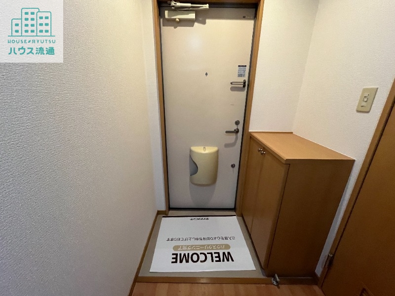 玄関　※別号室・同間取のお写真です