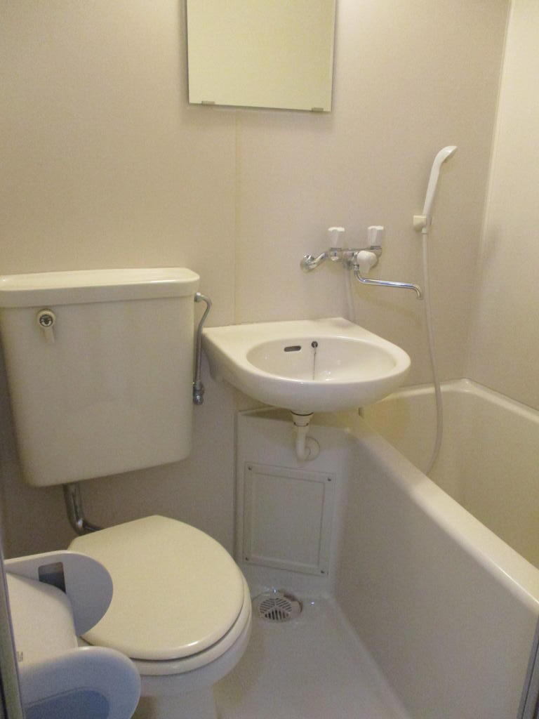 バス・シャワールーム　家電付き物件！共用洗濯機を無料で利用できます。鳥取大学近く！