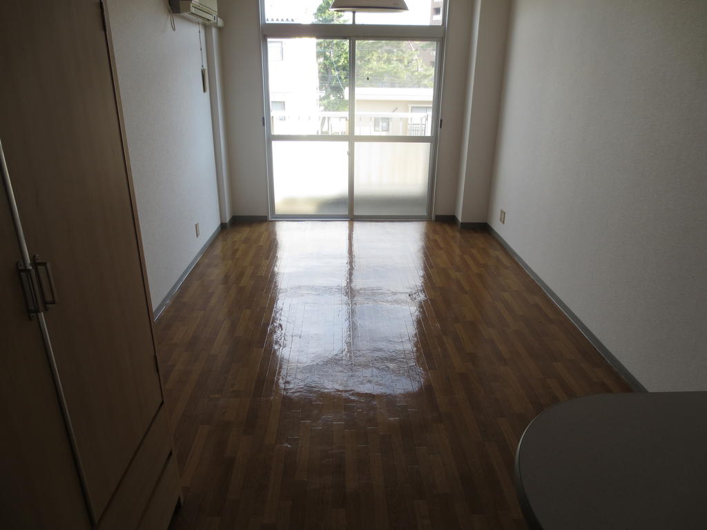 居室・リビング　家電付き物件！共用洗濯機を無料で利用できます。鳥取大学近く！