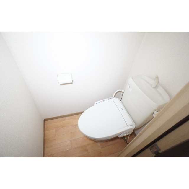 トイレ　清潔感あるトイレ