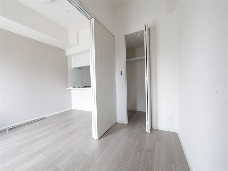 その他部屋・スペース　洋室3.2帖　収納充実　窓付（換気良好）