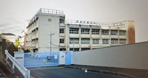 小学校　東大阪市立石切東小学校（小学校）まで851m